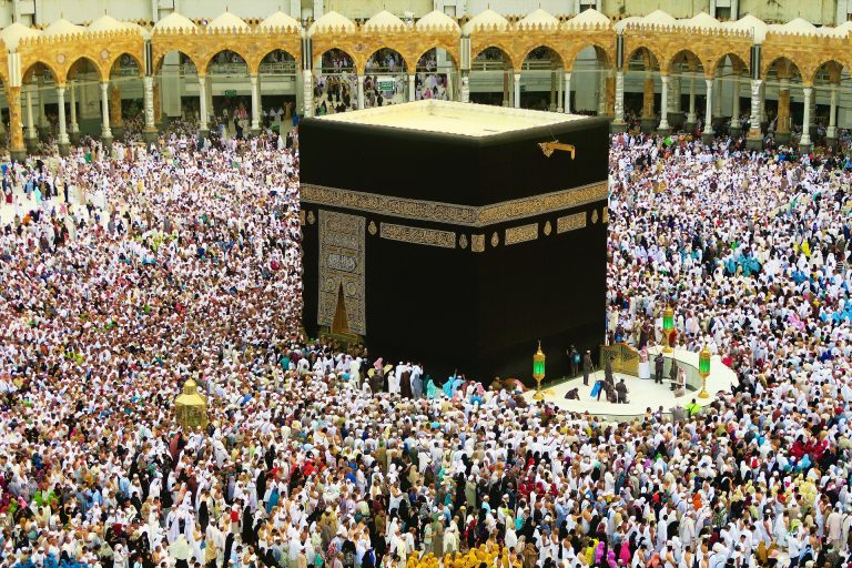 muslims celebrating at kaaba mecca