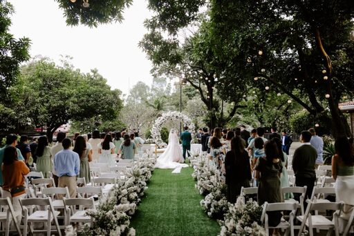 light-of-love-plan-intimate-wedding-perfect-venue