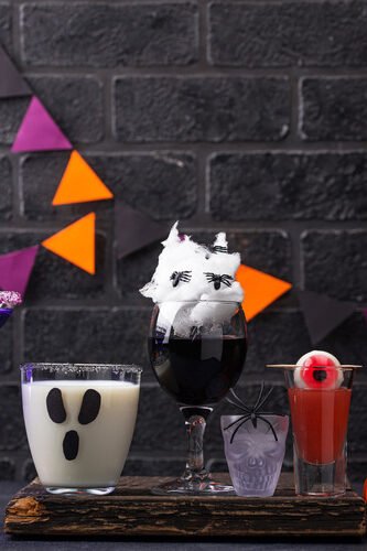 Spooky yet Sophisticated Food & Drinks