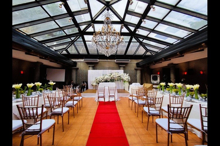 the-importance-of-lighting-in-event-ambient-lighting-for-a-welcoming-atmosphere