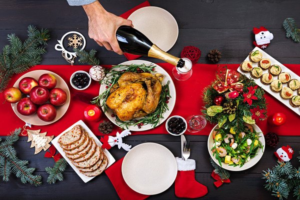Delicious Holiday Feast & Drinks