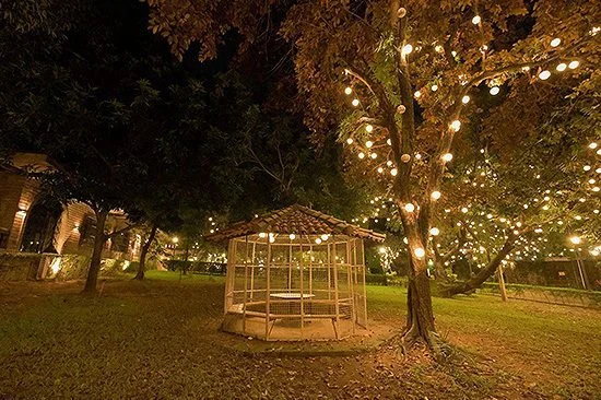 Scenic photo locations at a wedding venue in Metro Manila for timeless wedding portraits.